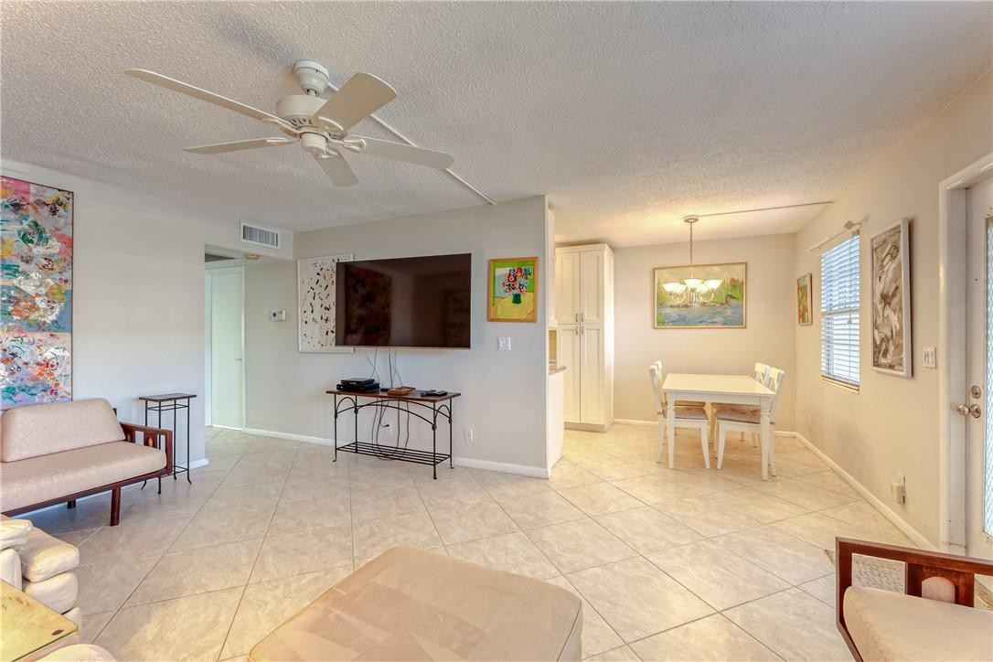 1057 Guildford East, Unit D Boca Raton, FL 33434 - Photo 17 of 38 Photo 17