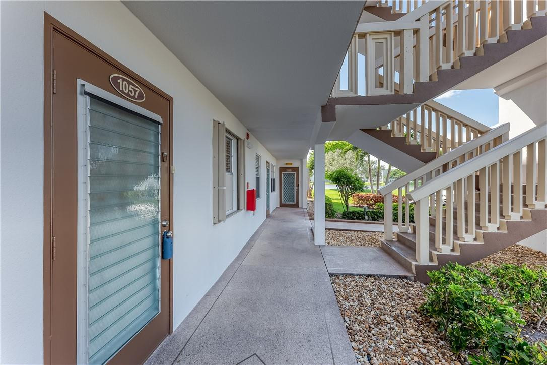 1057 Guildford East, Unit D Boca Raton, FL 33434 - Photo 26 of 38 Photo 26
