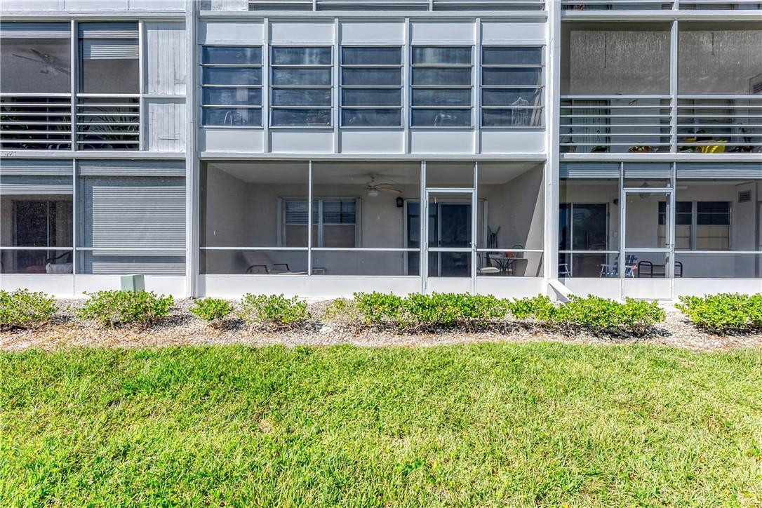 1057 Guildford East, Unit D Boca Raton, FL 33434 - Photo 31 of 38 Photo 31