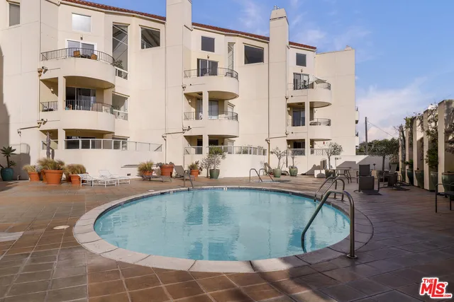 $1,385,000 | 235 Main Street, Unit 321, Venice, CA 90291