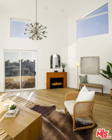 $1,385,000 | 235 Main Street, Unit 321, Venice, CA 90291