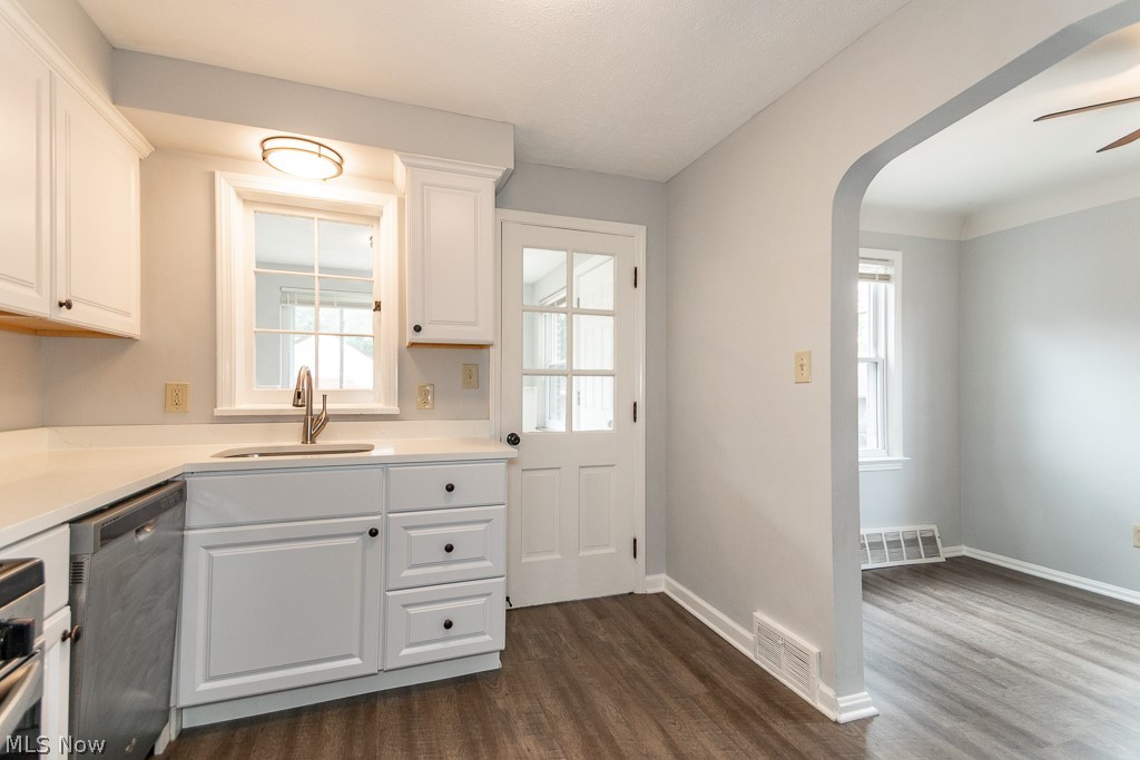 780 Babbitt Road Euclid, OH 44123 - Photo 6 of 19