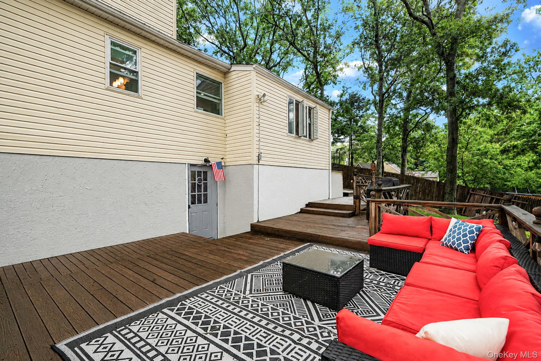 30 Sayville Road Sound Beach, NY 11789 - Photo 5 of 30
