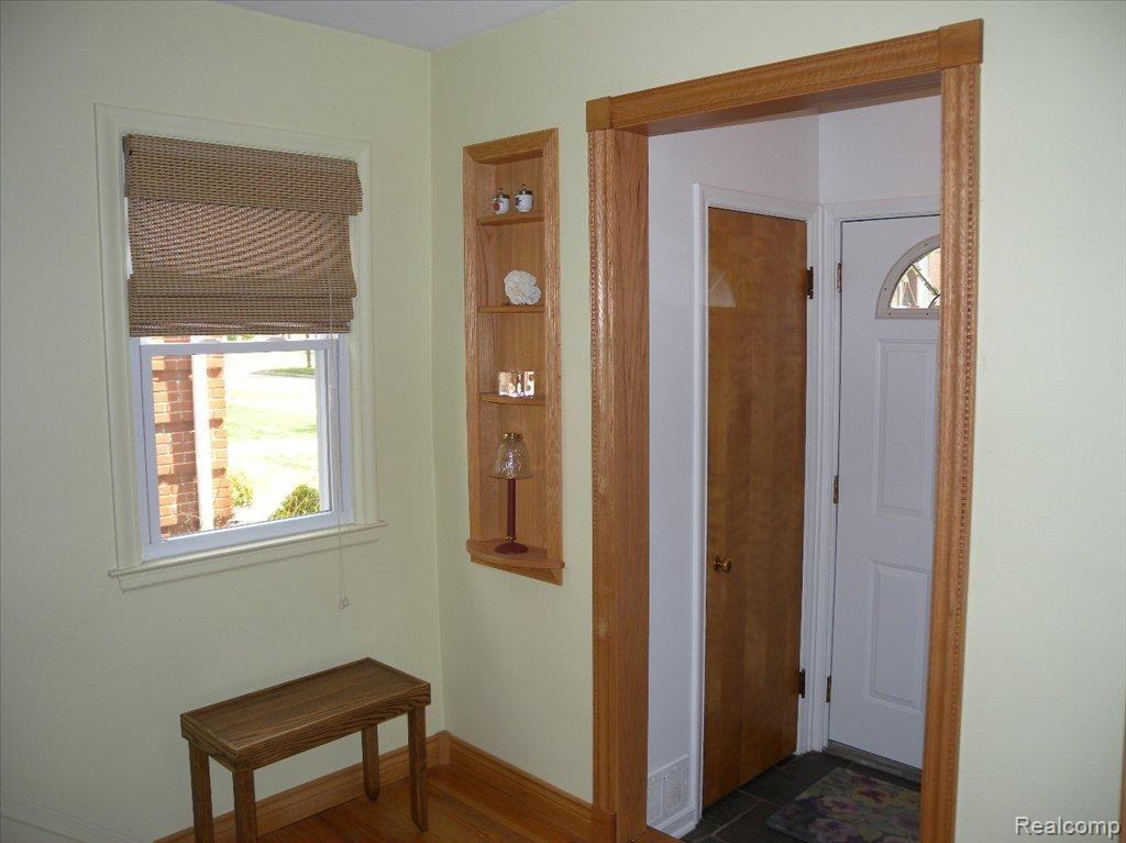1982 Littlestone Road Grosse Pointe, MI 48236 - Photo 15 of 25 Entry with Custom Woodwork