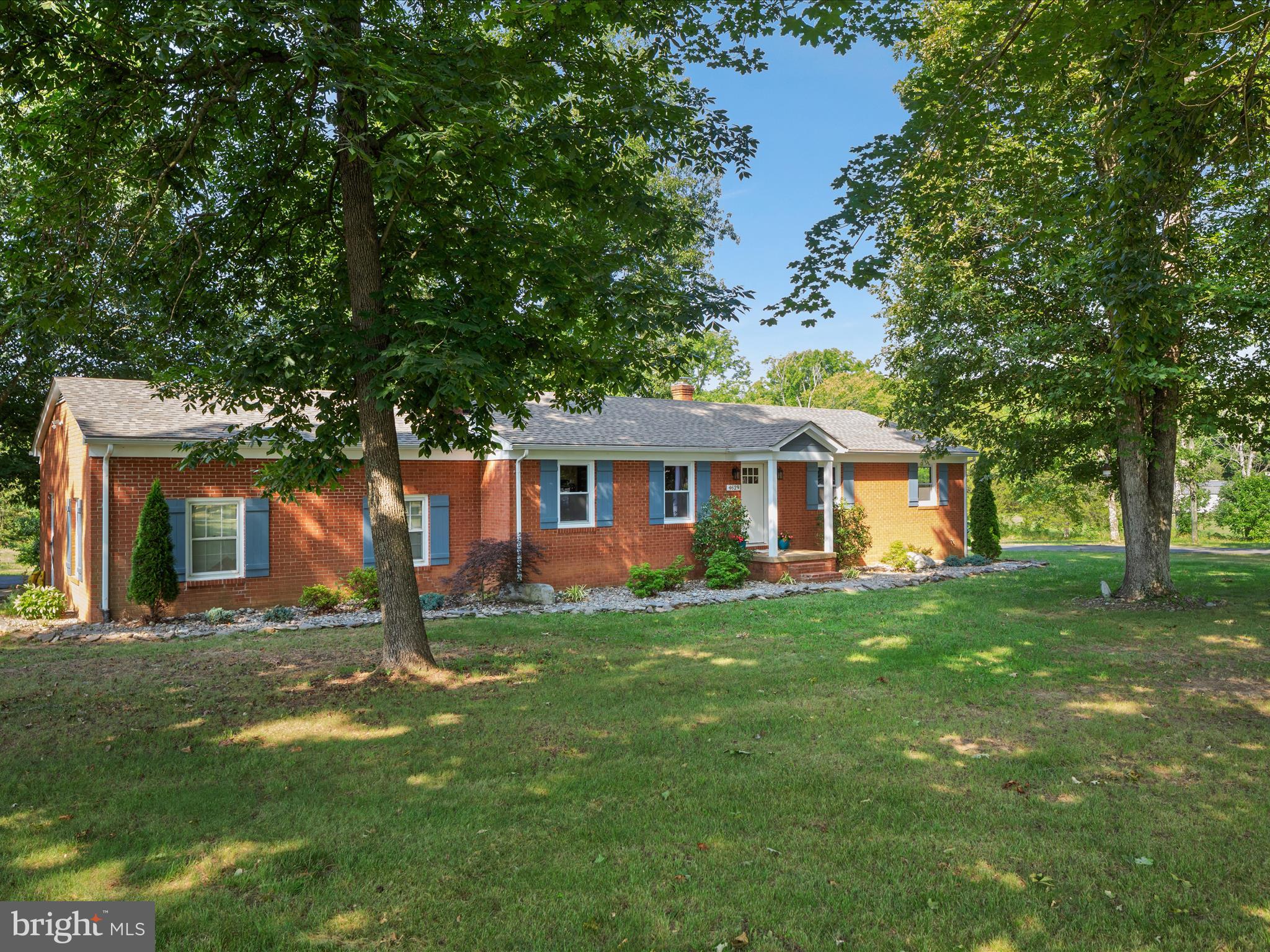 4629 Casanova Road Midland, VA 22728 - Photo 26 of 62 Huge front yard