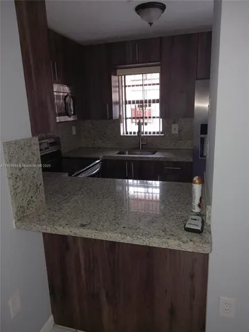 $2,300 | 11781 Southwest 18th Street, Unit 4, Miami, FL 33175