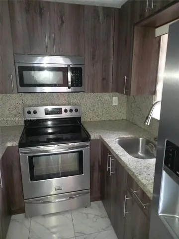 $2,300 | 11781 Southwest 18th Street, Unit 4, Miami, FL 33175