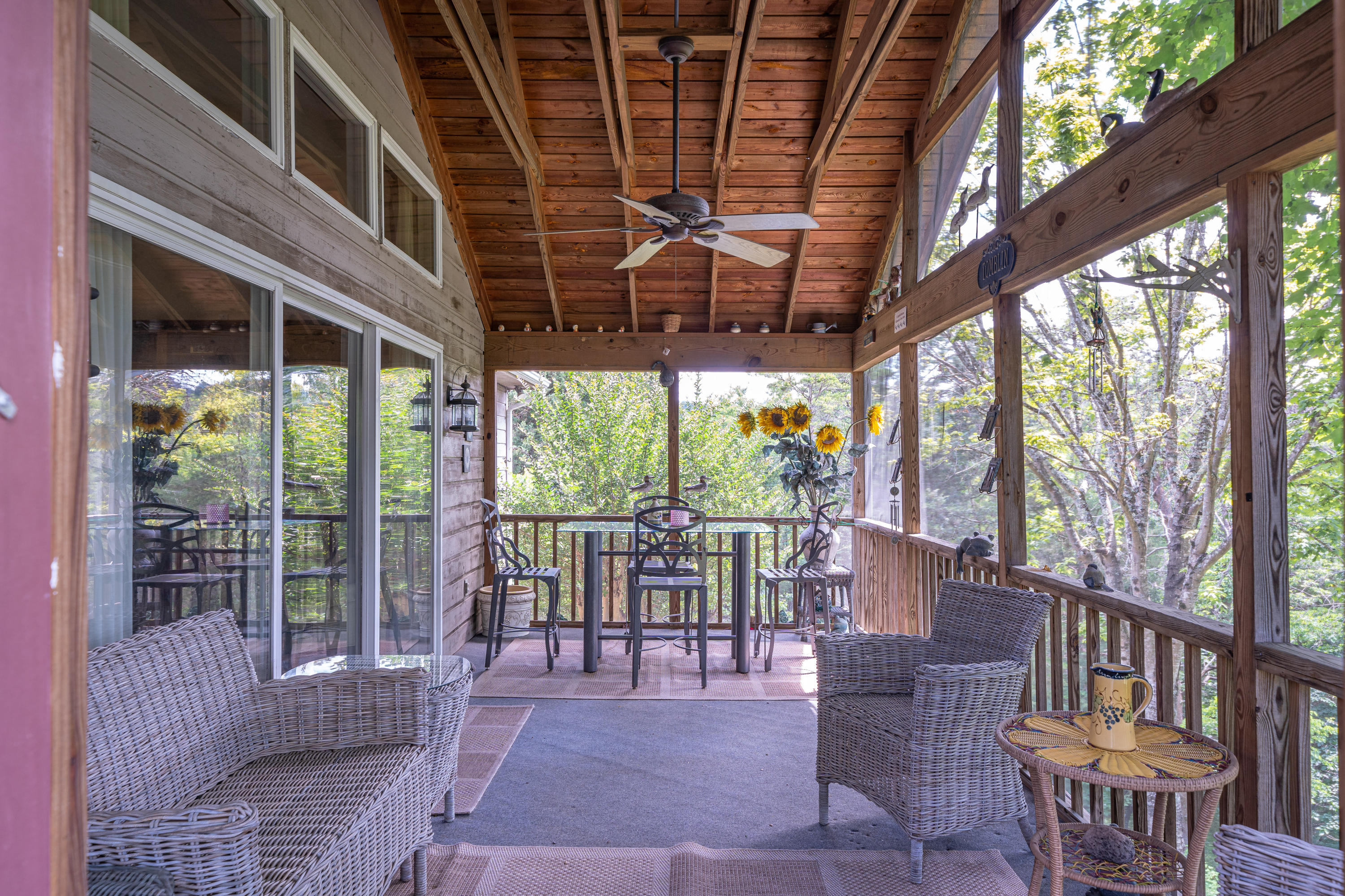 729 Ridge Trail Fincastle, VA 24090 - Photo 6 of 39 Screened in porch