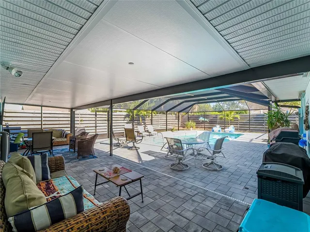 $680,000 | 2003 49th Street West, Bradenton, FL 34209