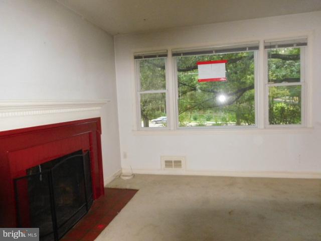 7114 Riverdale Road Lanham, MD 20706 - Photo 3 of 8 Living Room