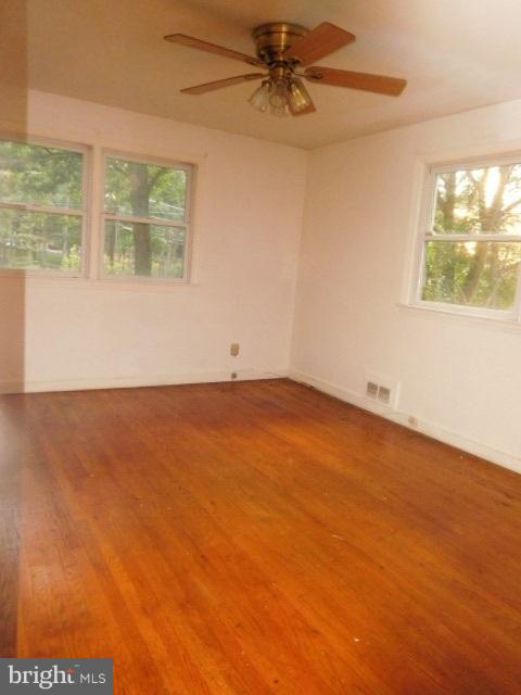 7114 Riverdale Road Lanham, MD 20706 - Photo 5 of 8 Bedroom