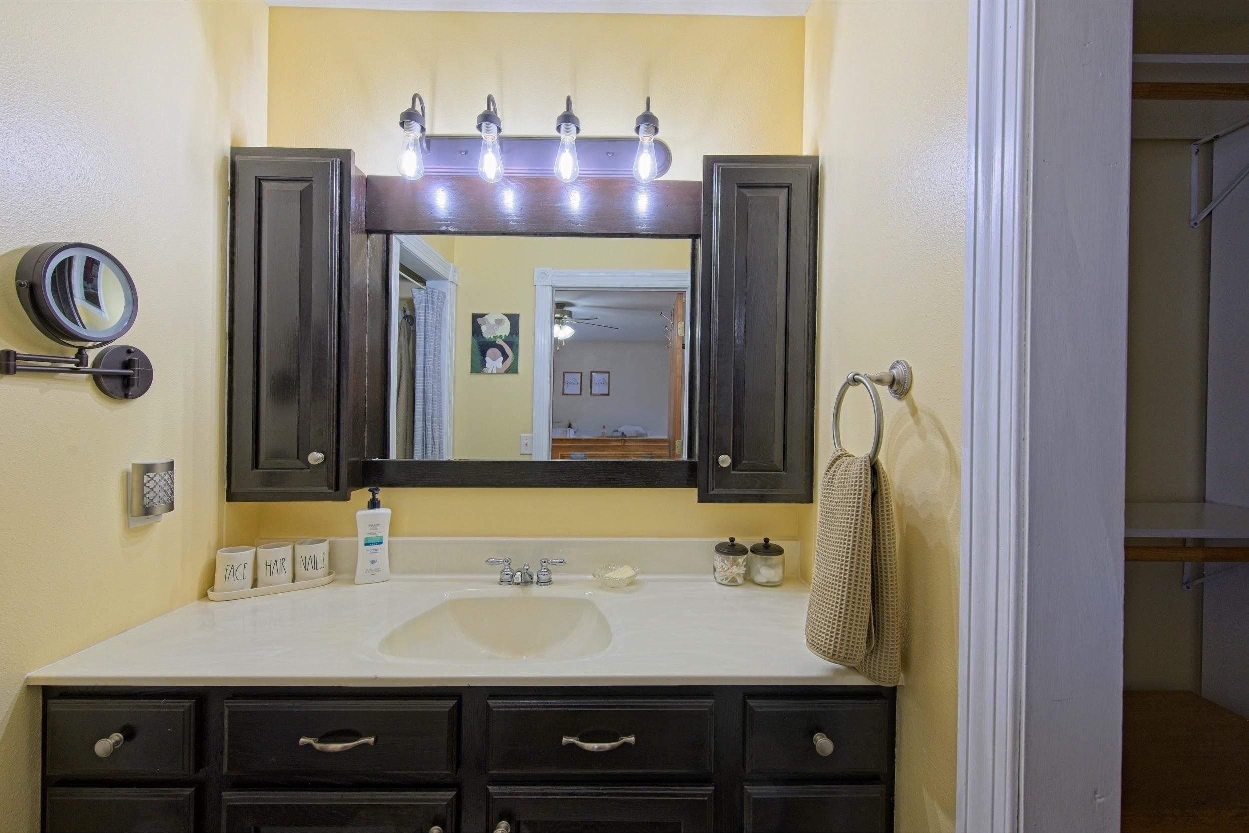 312 East Walnut Street North Freedom, WI 53951 - Photo 13 of 26