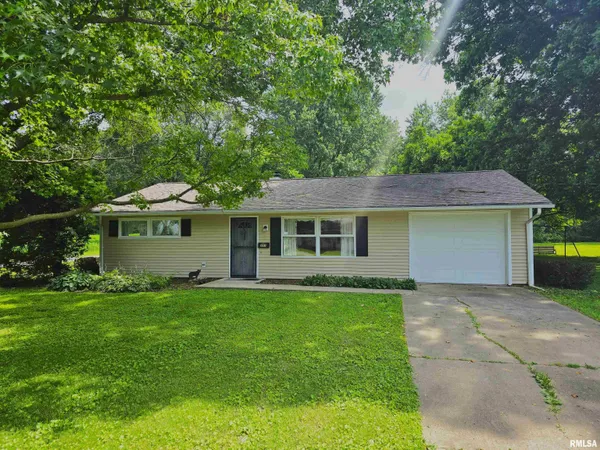 $99,900 | 307 Center Street, Oakford, IL 62673