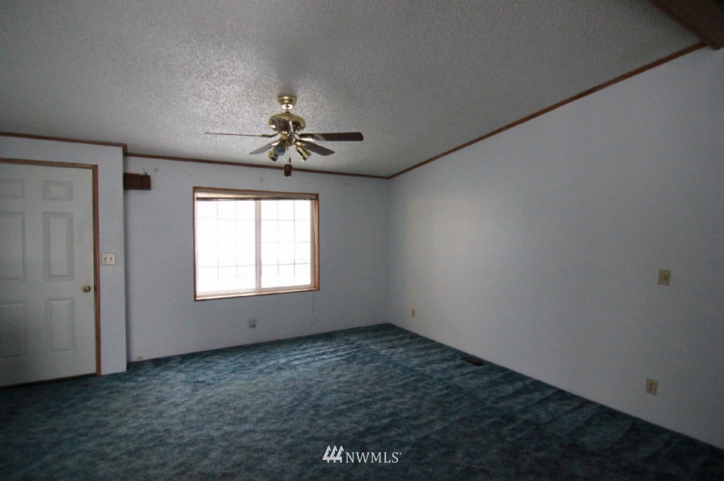 7401 Wheeler Road Maple Falls, WA 98266 - Photo 12 of 25 Gallery Image 12