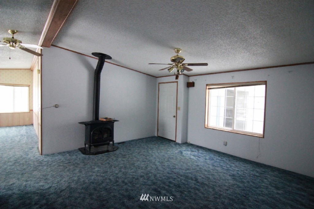 7401 Wheeler Road Maple Falls, WA 98266 - Photo 13 of 25 Gallery Image 13