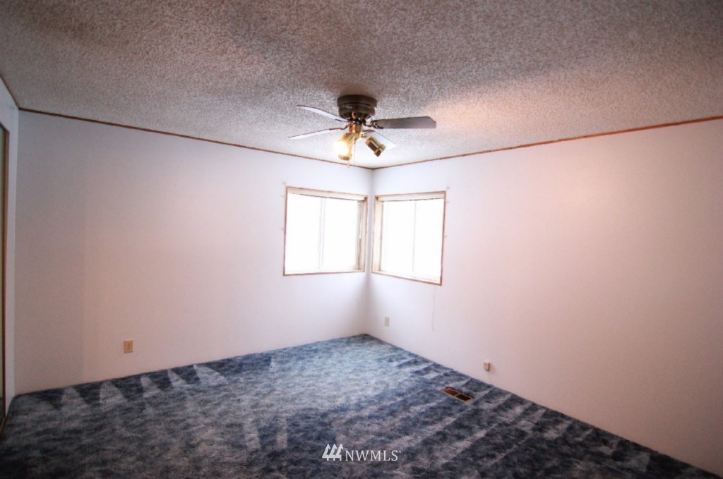 7401 Wheeler Road Maple Falls, WA 98266 - Photo 14 of 25 Gallery Image 14