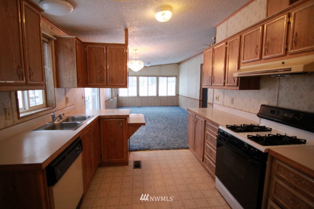 7401 Wheeler Road Maple Falls, WA 98266 - Photo 16 of 25 Gallery Image 16