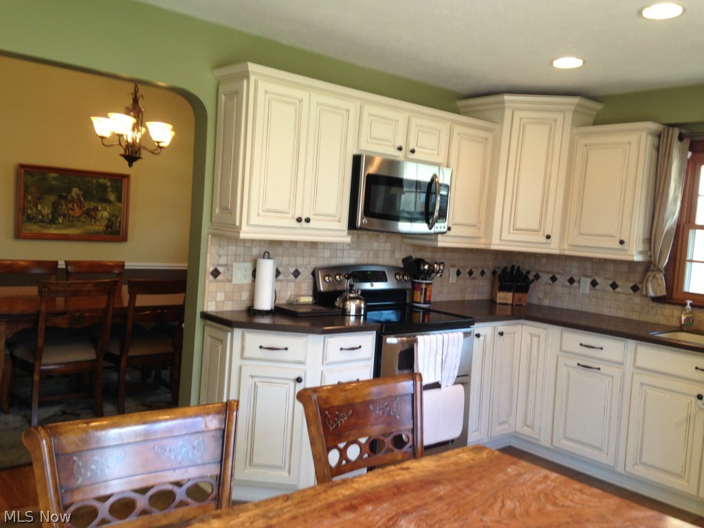 2079 Brookshire Road Akron, OH 44313 - Photo 2 of 23 Gallery Image 2