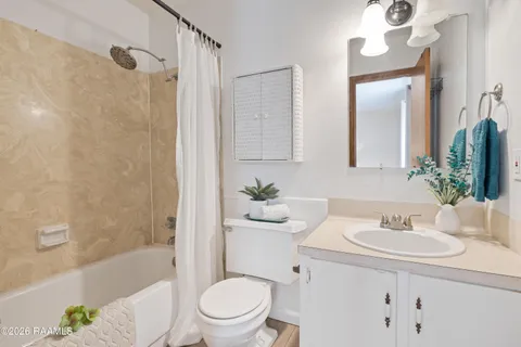 $195,000 | 703 Idlewood Boulevard, Lafayette, LA 70506