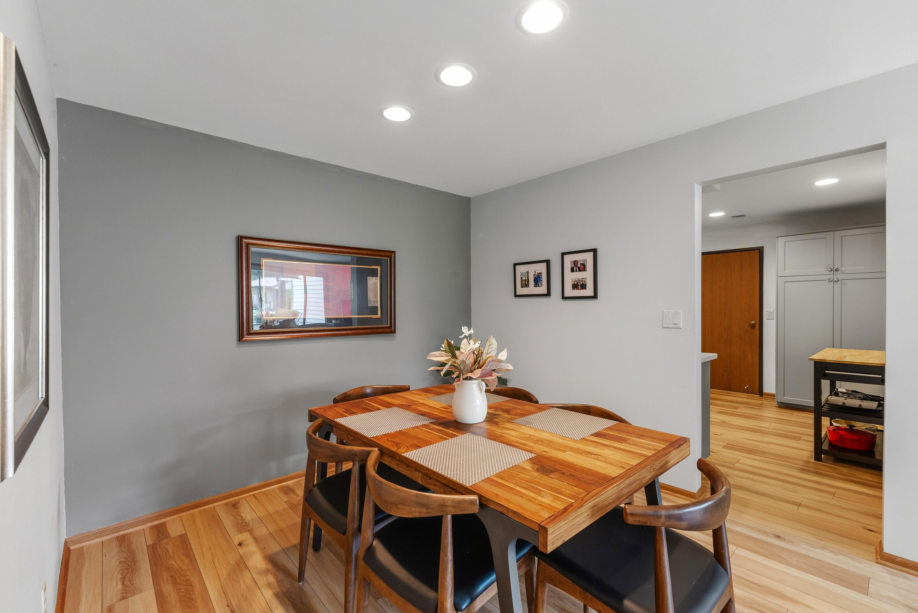 3733 West Loomis Road Greenfield, WI 53221 - Photo 10 of 30 Dining Room