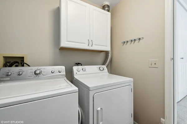 $2,600 | 184 Brook Lane, Unit 350, Vernon Hills, IL 60061