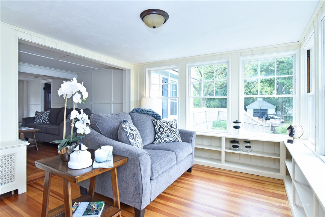 2745 Diamond Hill Road Cumberland, RI 02864 - Photo 5 of 38 Living area