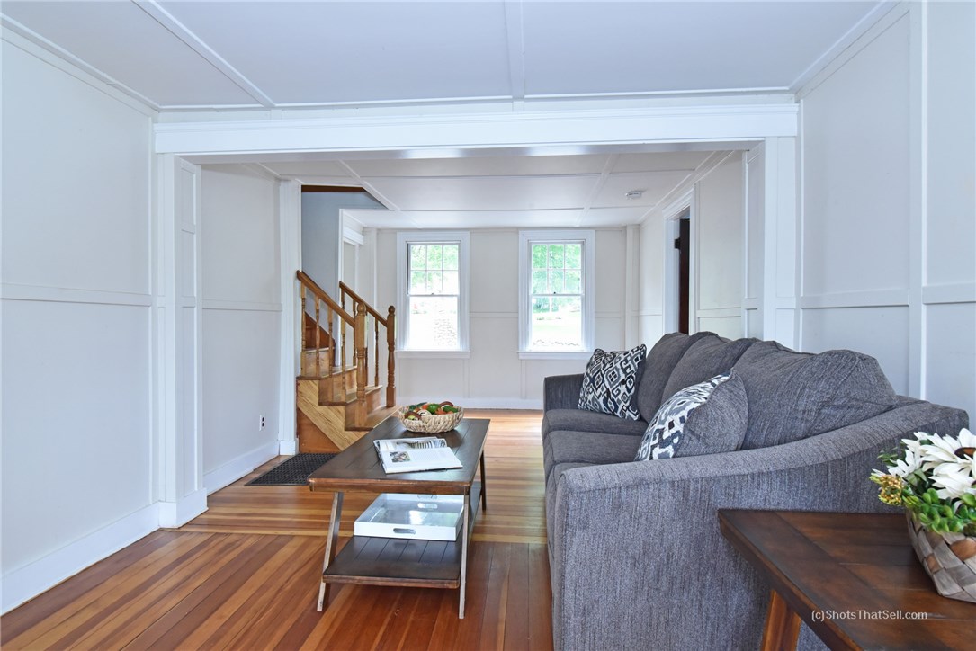 2745 Diamond Hill Road Cumberland, RI 02864 - Photo 7 of 38 Living area
