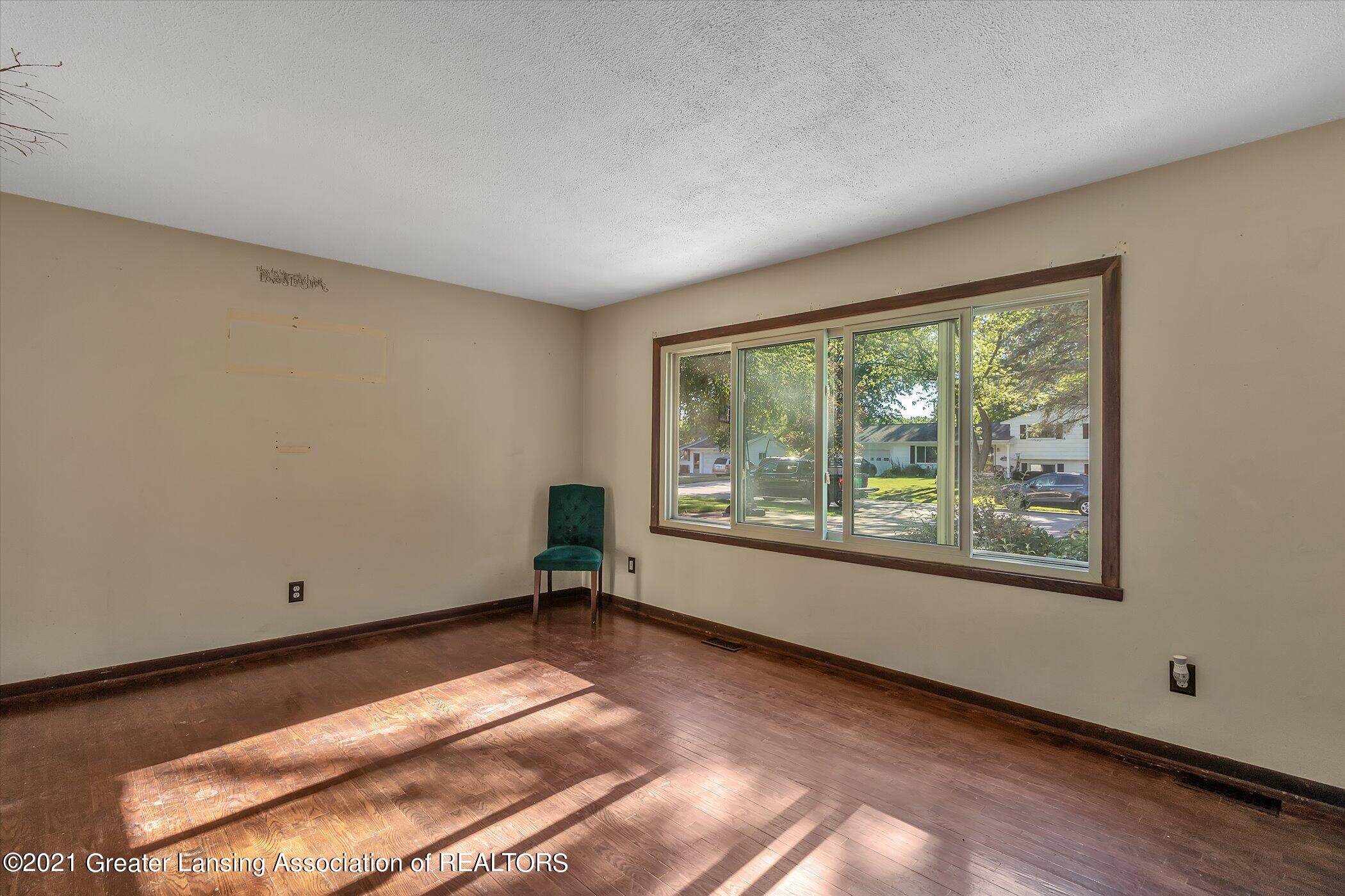 7461 Yorktown Road Lansing, MI 48917 - Photo 9 of 53 09-7461-Yorktown-Rd-Windowstill-Real-Est