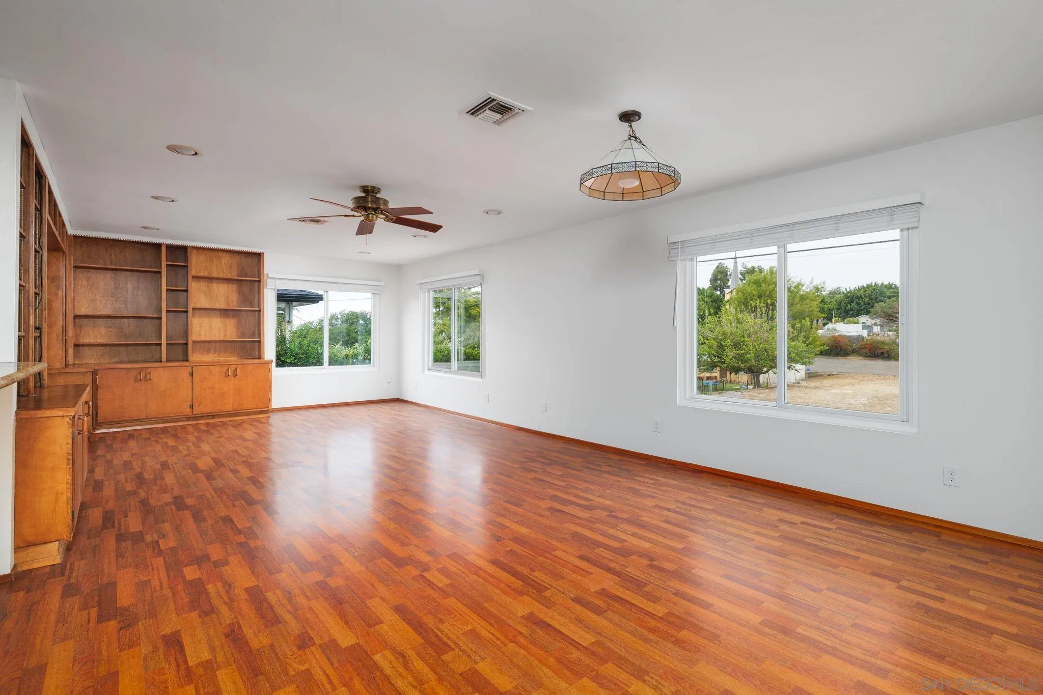 8231 Roy Street Lemon Grove, CA 91945 - Photo 4 of 19 Living Room