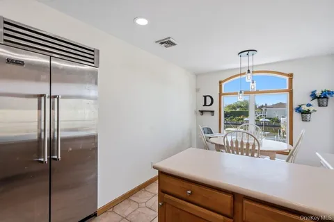 $1,199,999 | 159 Driftwood Drive, West Islip, NY 11795