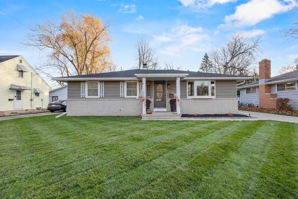 $334,900 | 1437 East Glendale Avenue, Appleton, WI 54911
