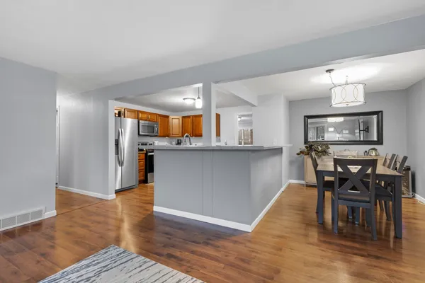 $334,900 | 1437 East Glendale Avenue, Appleton, WI 54911