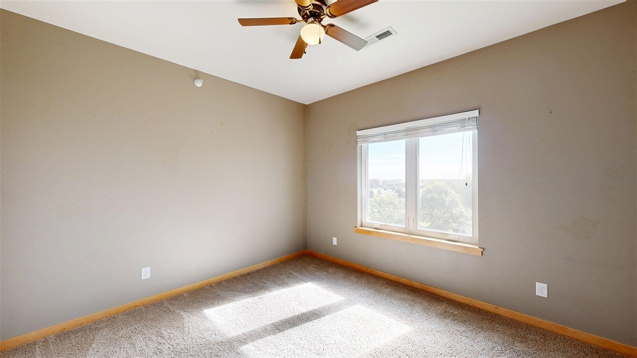 1092 Walnut Avenue, Unit 321 BLDG E Riverside, IA 52327 - Photo 24 of 51 Gallery Image 24