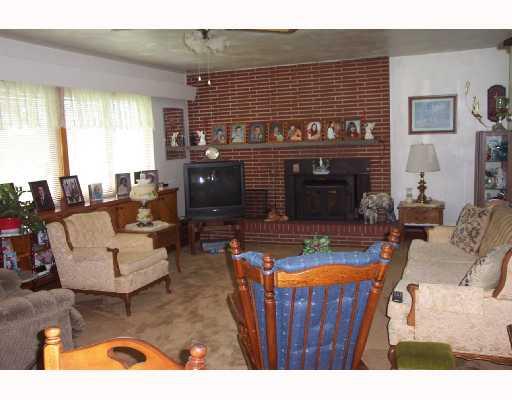 80 Clarksville Road Marianna, PA 15345 - Photo 3 of 7 Living Room.