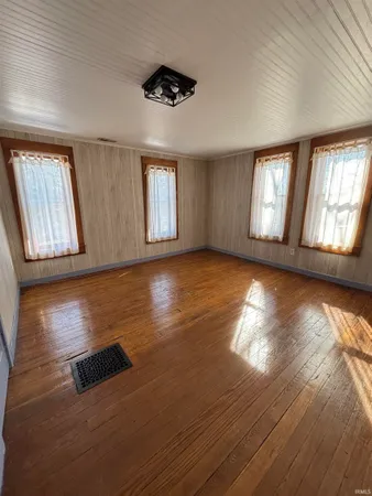 $1,500 | 4353 North County Road, Spencerville, IN 46788