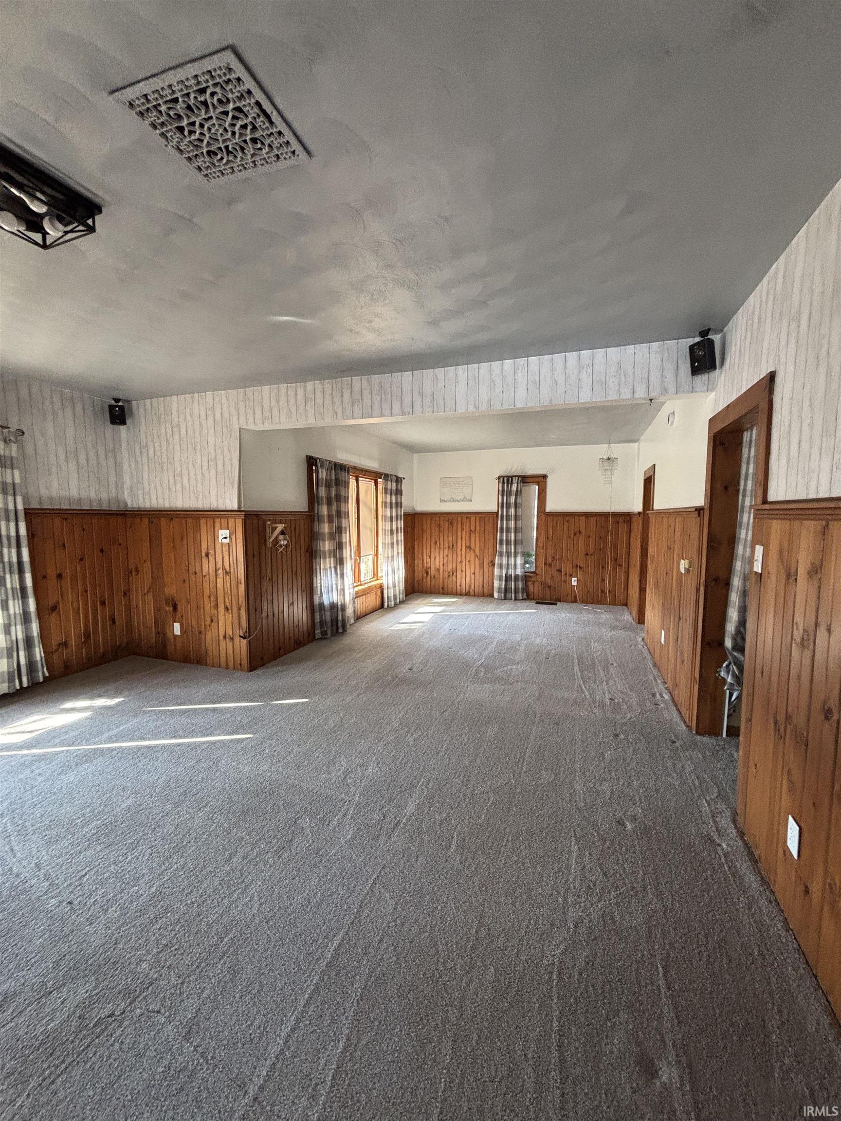 4353 North County Road Spencerville, IN 46788 - Photo 4 of 31