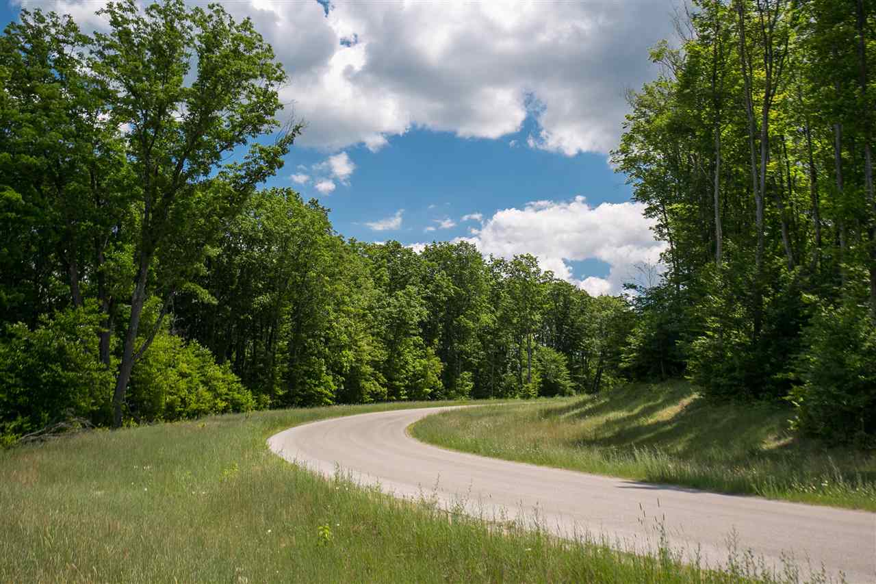 1063 Tranquil Point Road Traverse City, MI 49696 - Photo 27 of 30 1811067-26.JPG