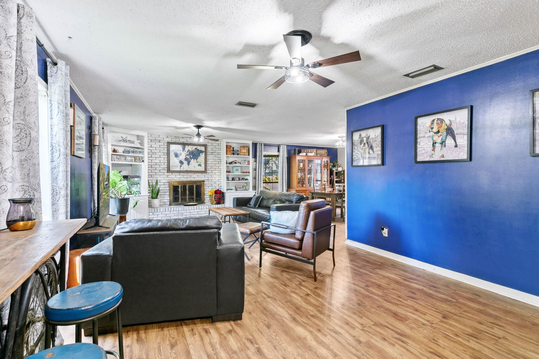 107 Rainer Circle Daphne, AL 36526 - Photo 4 of 31 Living Room