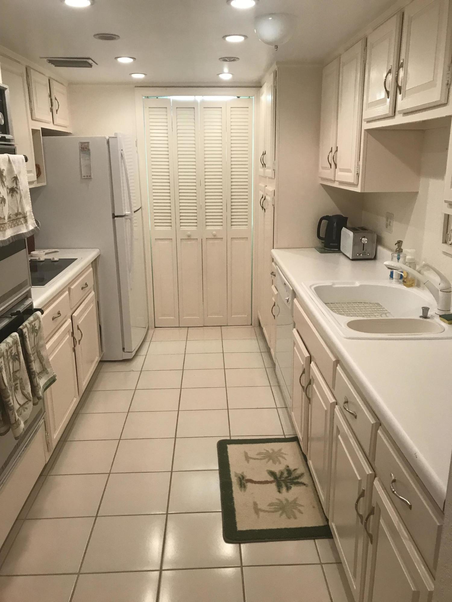 899 Jeffery Street, Unit 412 Boca Raton, FL 33487 - Photo 6 of 11 Maria 412 C