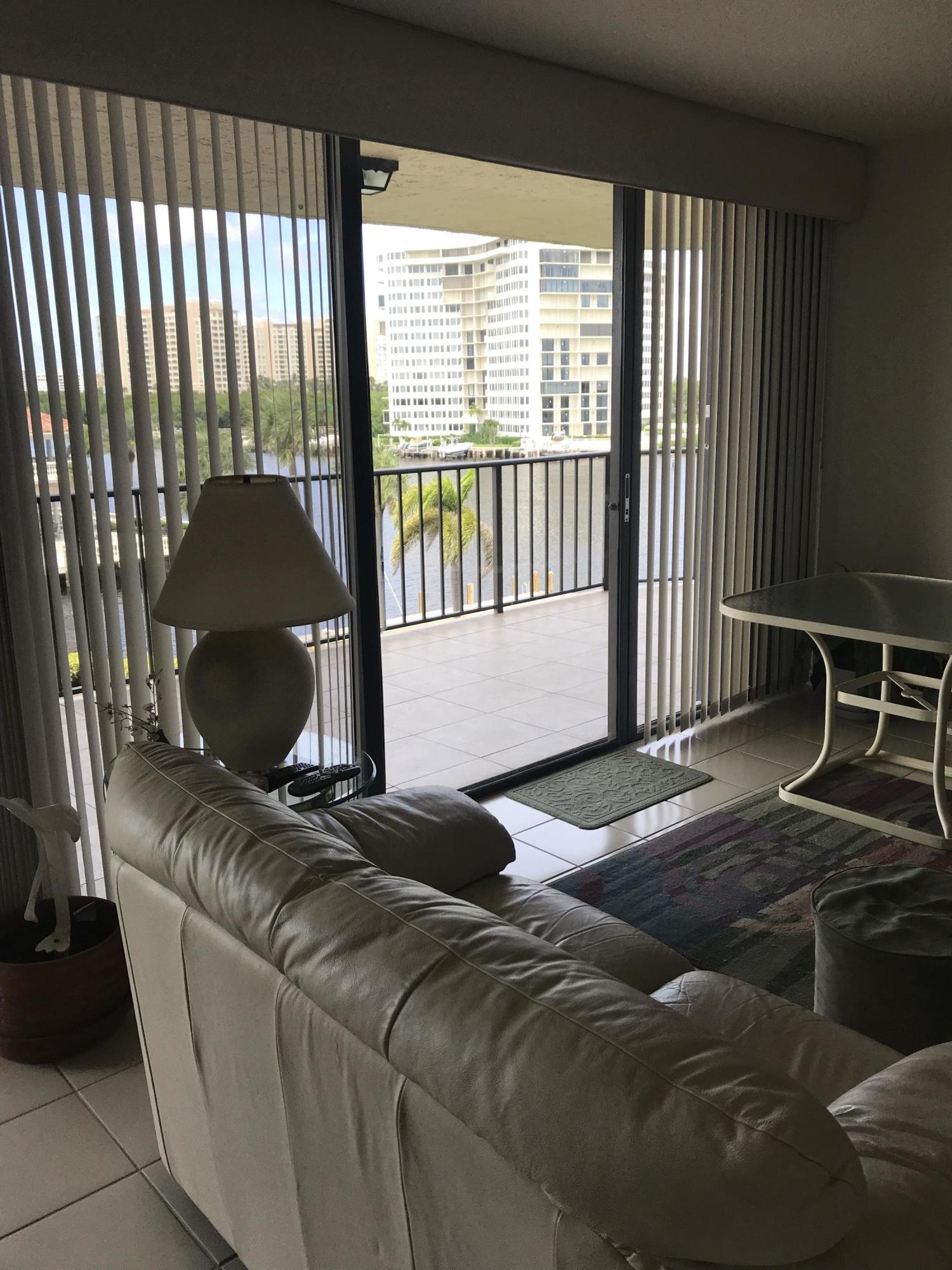 899 Jeffery Street, Unit 412 Boca Raton, FL 33487 - Photo 8 of 11 Maria 412 E
