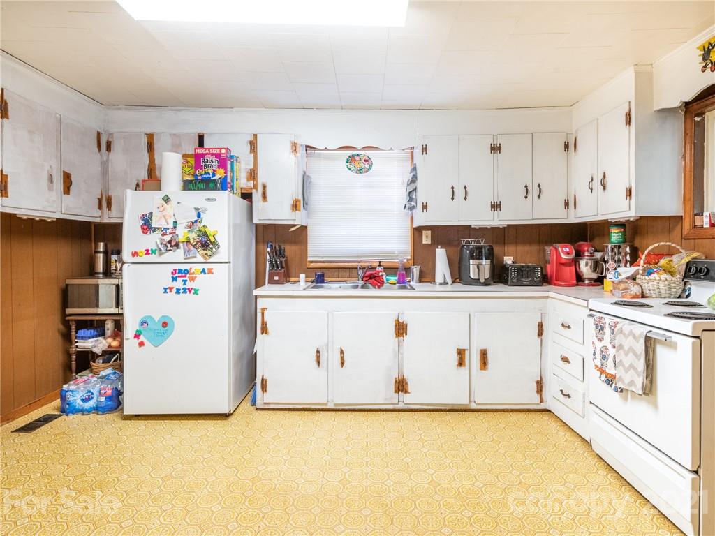 3715 Beason Road Mooresboro, NC 28114 - Photo 3 of 33 Gallery Image 3