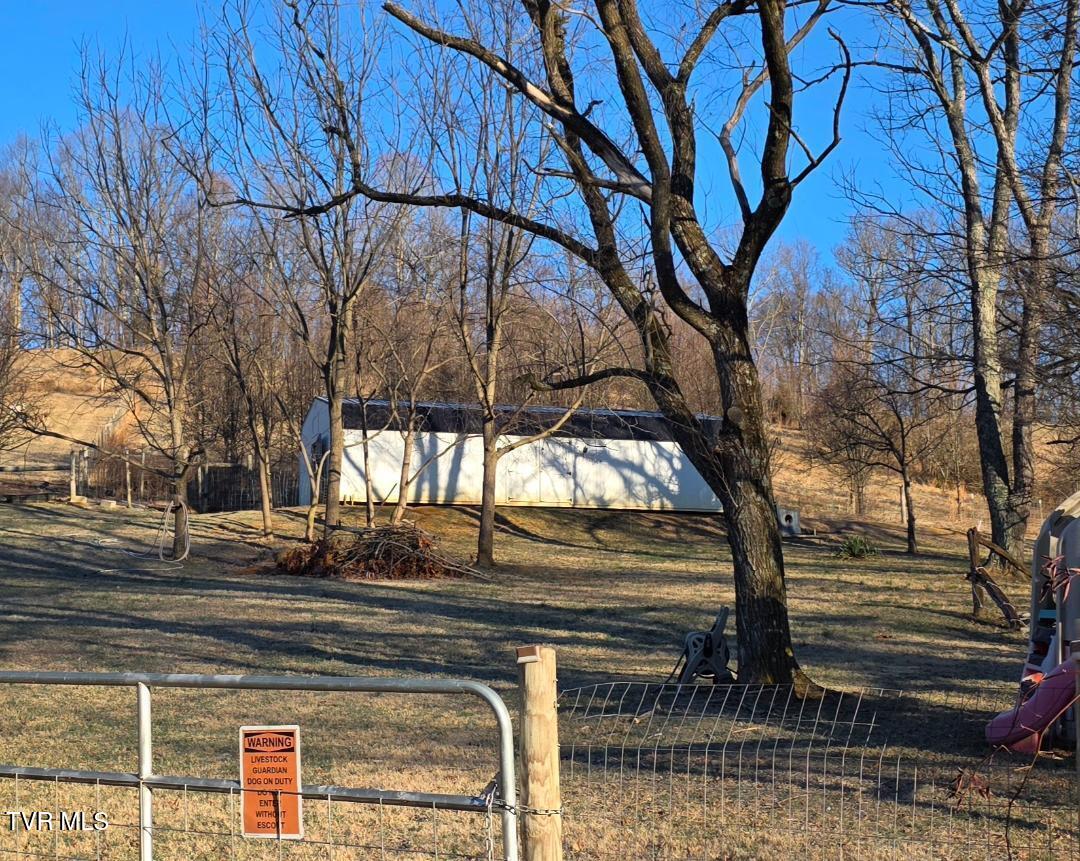174 Double Springs Road Fall Branch, TN 37656 - Photo 23 of 30 Barn