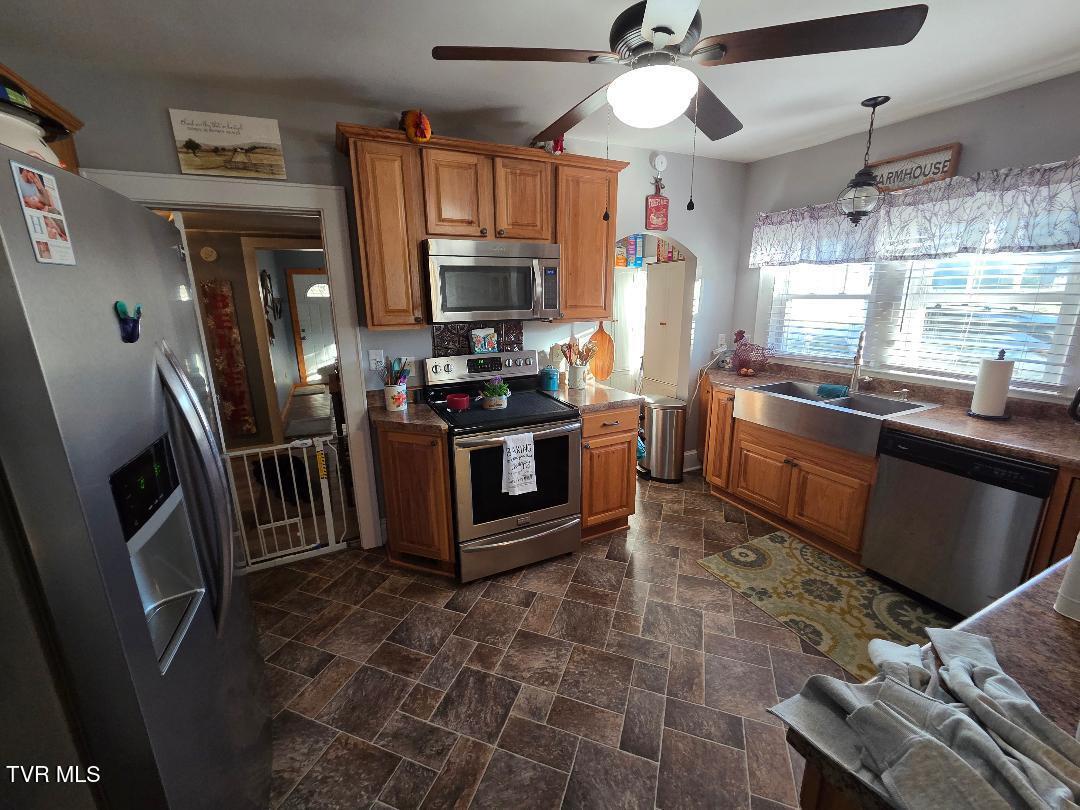 174 Double Springs Road Fall Branch, TN 37656 - Photo 8 of 30 Kitchen