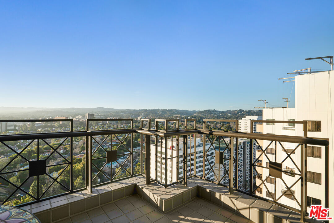 10580 Wilshire Boulevard, Unit 23NE Los Angeles, CA 90024 - Photo 14 of 42 a view of a balcony with chairs
