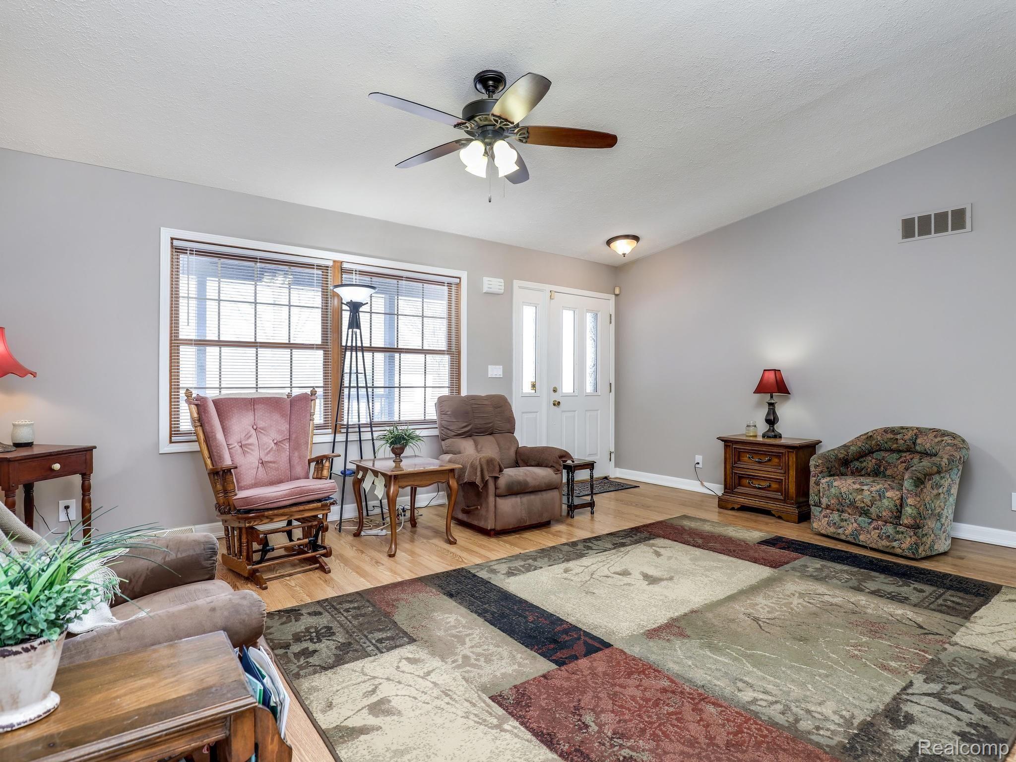 4701 Milett Road Howell, MI 48843 - Photo 13 of 29 4701 Milett Rd Fowlerville MI-001-006-4701 Milett Road Fowlerville-MLS_Size.jpg