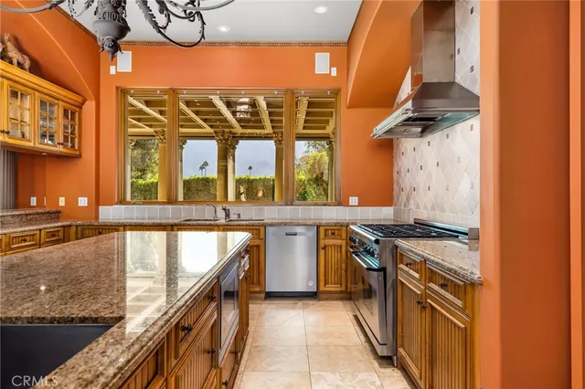 $2,900,000 | 41511 Bob Hope Drive, Rancho Mirage, CA 92270