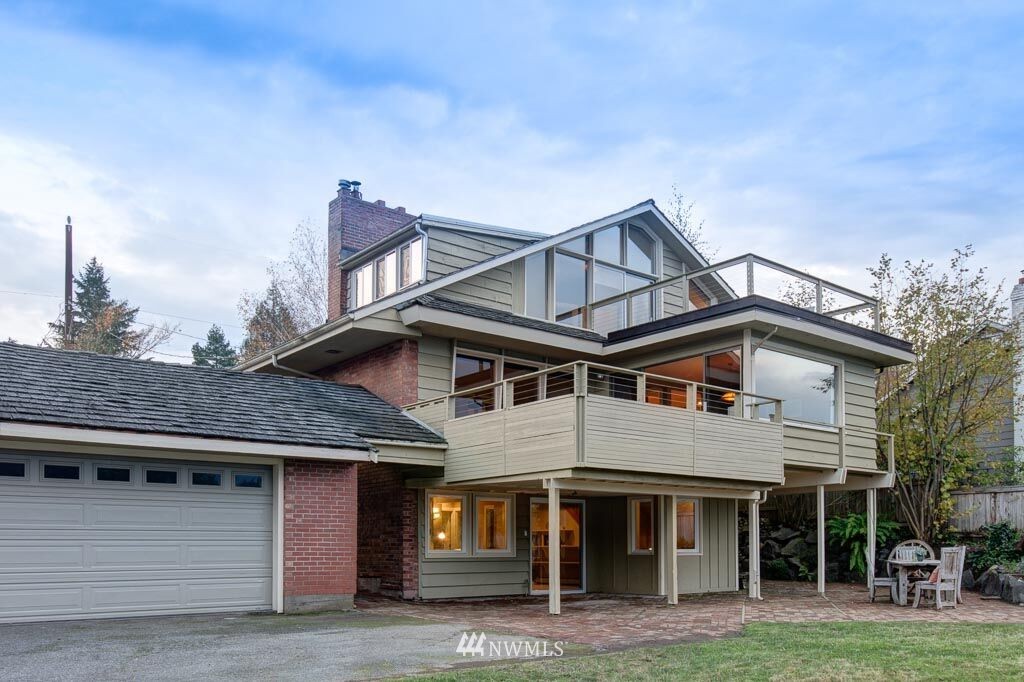 9833 45th Avenue Southwest Seattle, WA 98136 - Photo 1 of 18 Gallery Image 1
