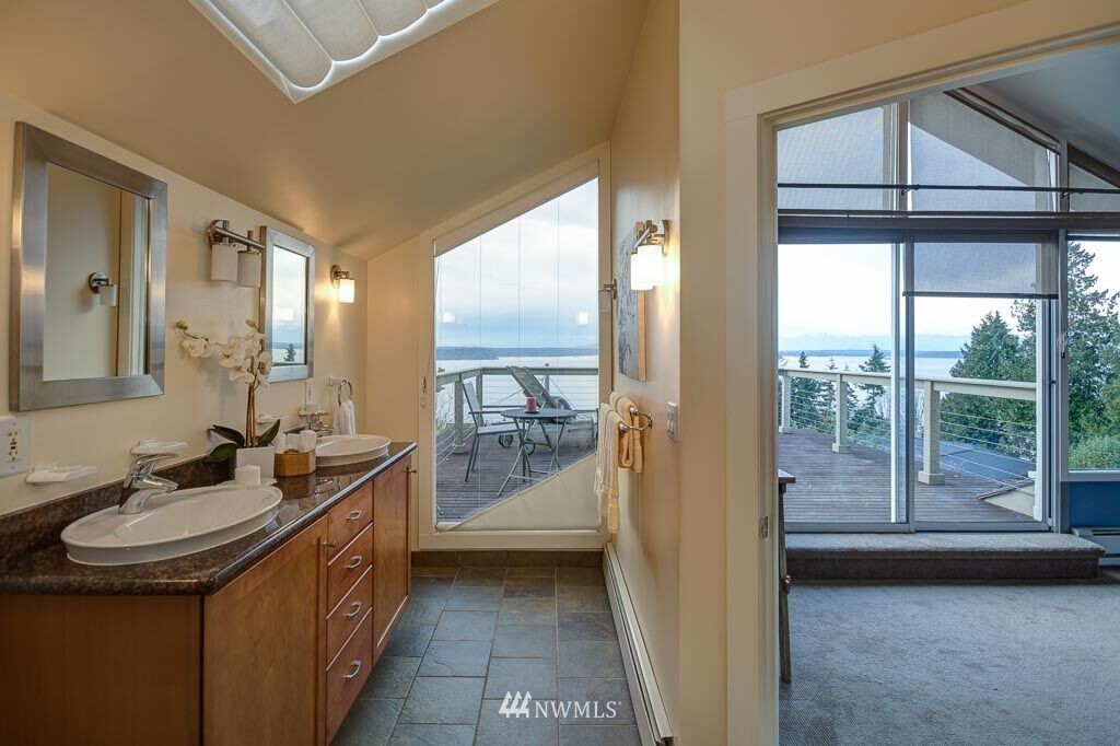9833 45th Avenue Southwest Seattle, WA 98136 - Photo 13 of 18 Gallery Image 13