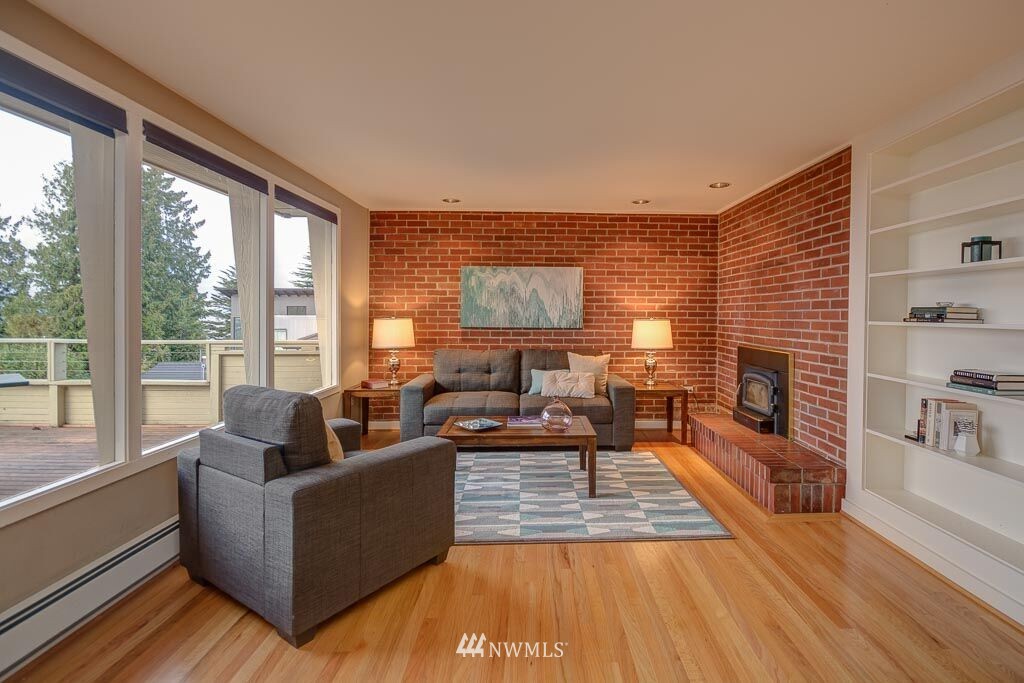 9833 45th Avenue Southwest Seattle, WA 98136 - Photo 4 of 18 Gallery Image 4