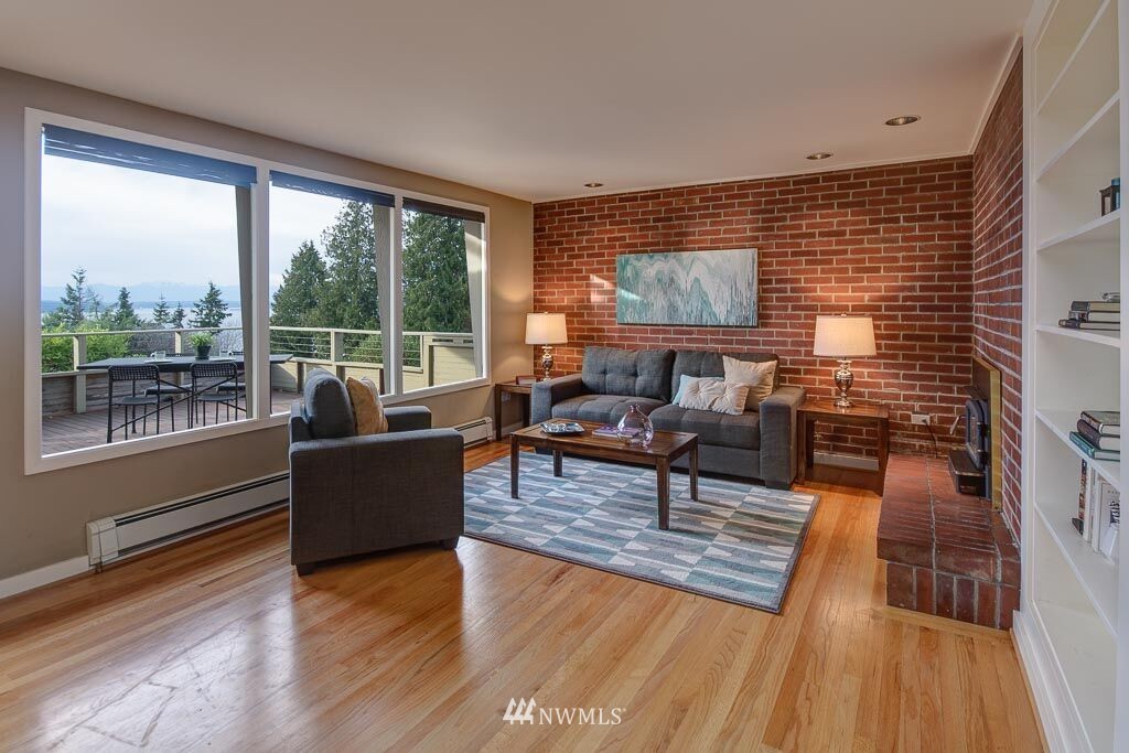 9833 45th Avenue Southwest Seattle, WA 98136 - Photo 5 of 18 Gallery Image 5